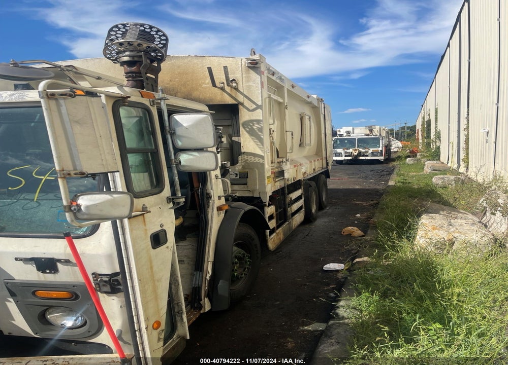 2013 MACK 600 LEU600 VIN: 1M2AU02C4DM007074