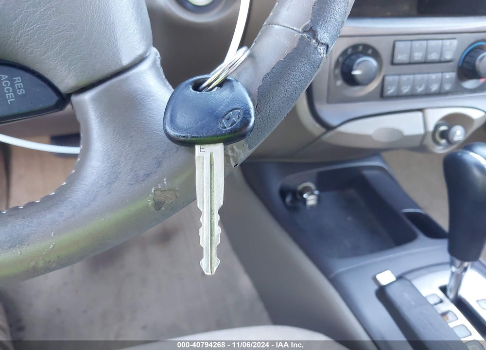 2004 HYUNDAI SONATA BASE (A4) VIN: KMHWF25S24A914003