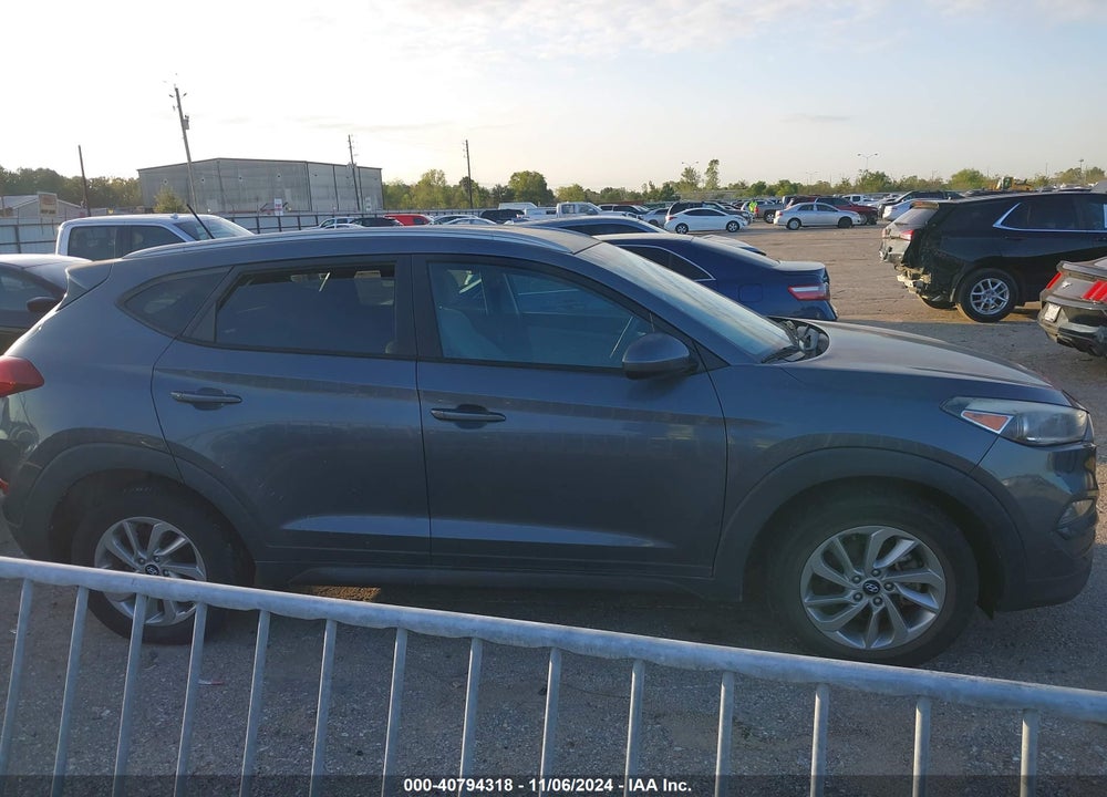 2016 HYUNDAI TUCSON SE VIN: KM8J33A43GU109596
