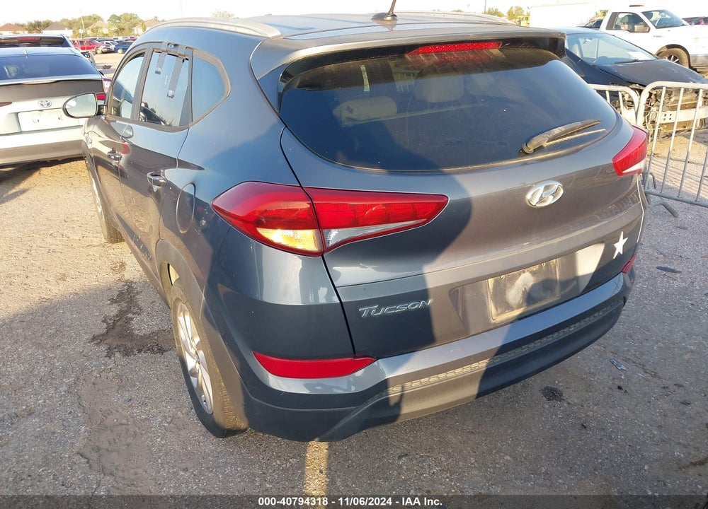 2016 HYUNDAI TUCSON SE VIN: KM8J33A43GU109596