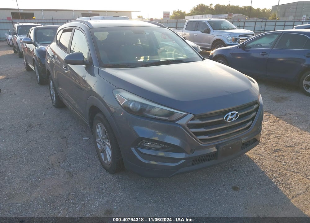 2016 HYUNDAI TUCSON SE VIN: KM8J33A43GU109596