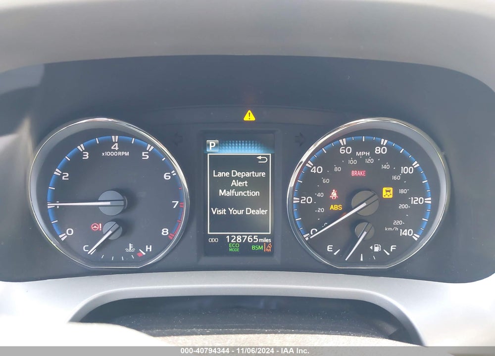 2016 TOYOTA RAV4 XLE VIN: 2T3RFREV6GW438901