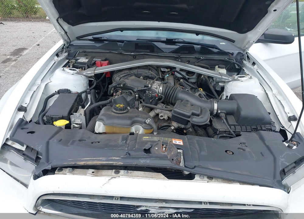 2014 FORD MUSTANG V6 VIN: 1ZVBP8EM5E5322865