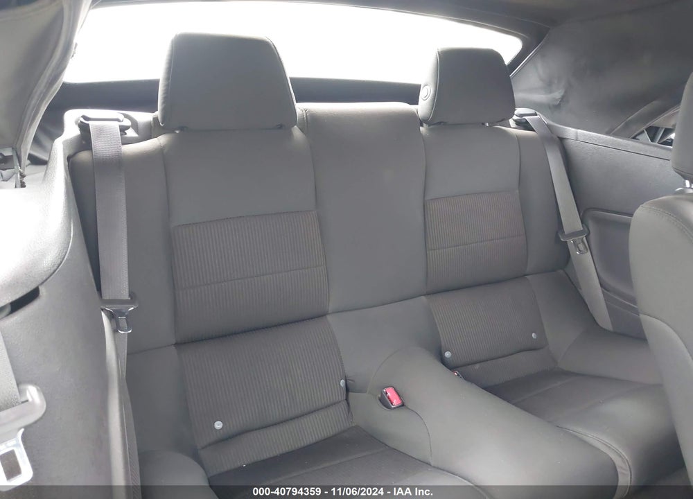 2014 FORD MUSTANG V6 VIN: 1ZVBP8EM5E5322865