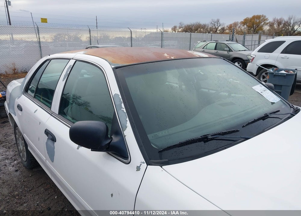 2004 FORD POLICE INTERCEPTOR BASE W/3.27 AXLE/NGV BASE W/3.27 AXLE/POLICE VIN: 2FAHP71W34X135092