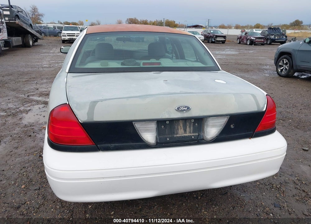 2004 FORD POLICE INTERCEPTOR BASE W/3.27 AXLE/NGV BASE W/3.27 AXLE/POLICE VIN: 2FAHP71W34X135092