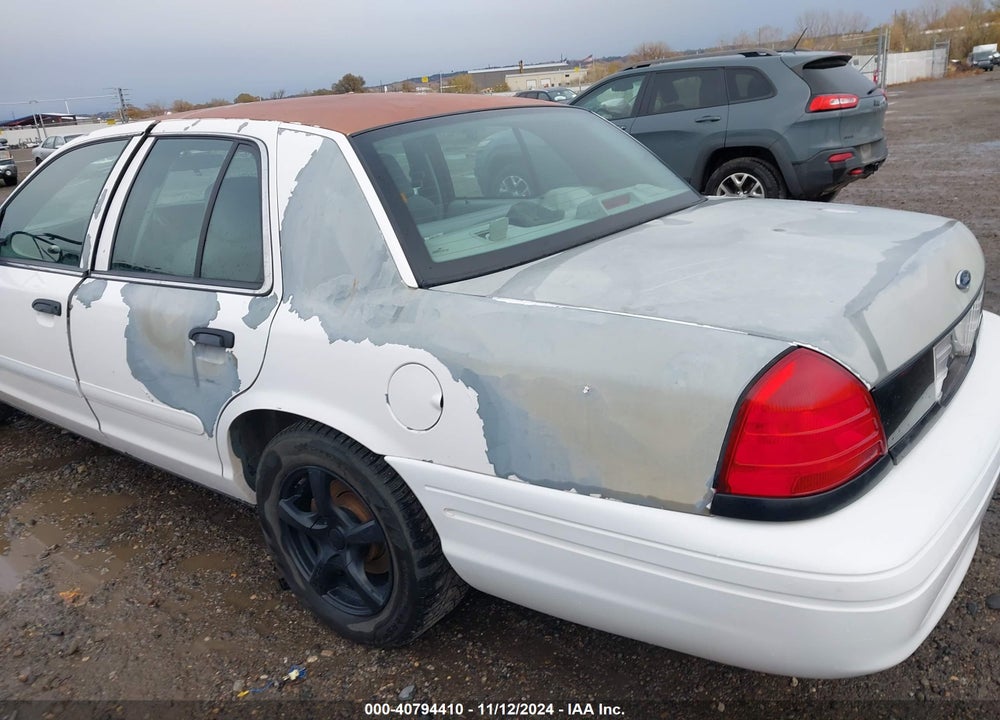 2004 FORD POLICE INTERCEPTOR BASE W/3.27 AXLE/NGV BASE W/3.27 AXLE/POLICE VIN: 2FAHP71W34X135092