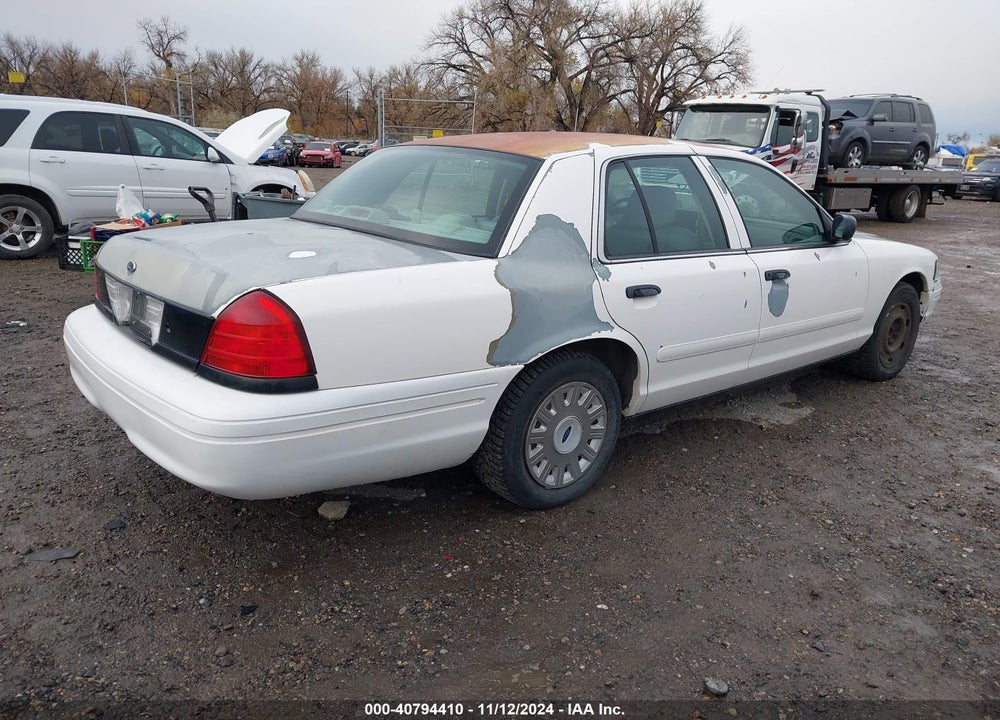 2004 FORD POLICE INTERCEPTOR BASE W/3.27 AXLE/NGV BASE W/3.27 AXLE/POLICE VIN: 2FAHP71W34X135092