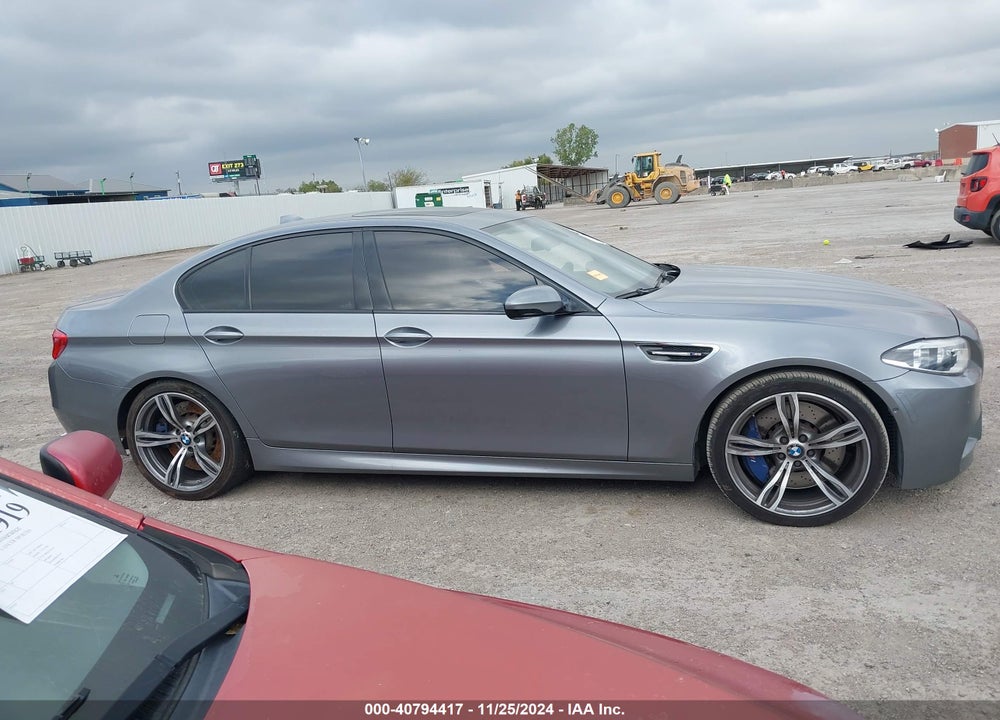2014 BMW M5 VIN: WBSFV9C58ED593915