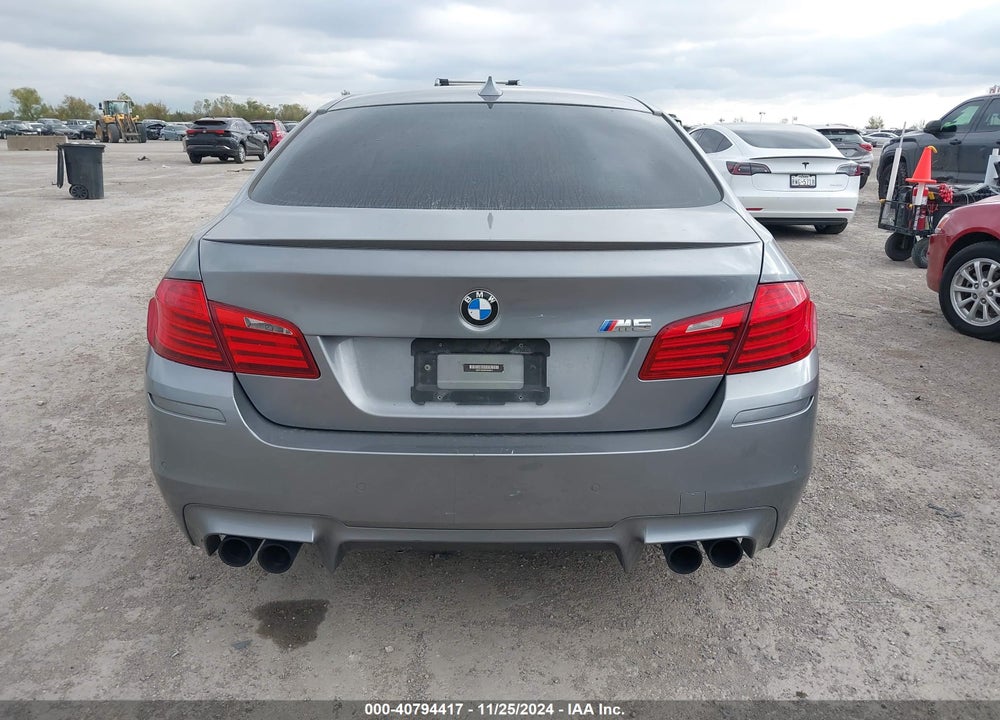 2014 BMW M5 VIN: WBSFV9C58ED593915