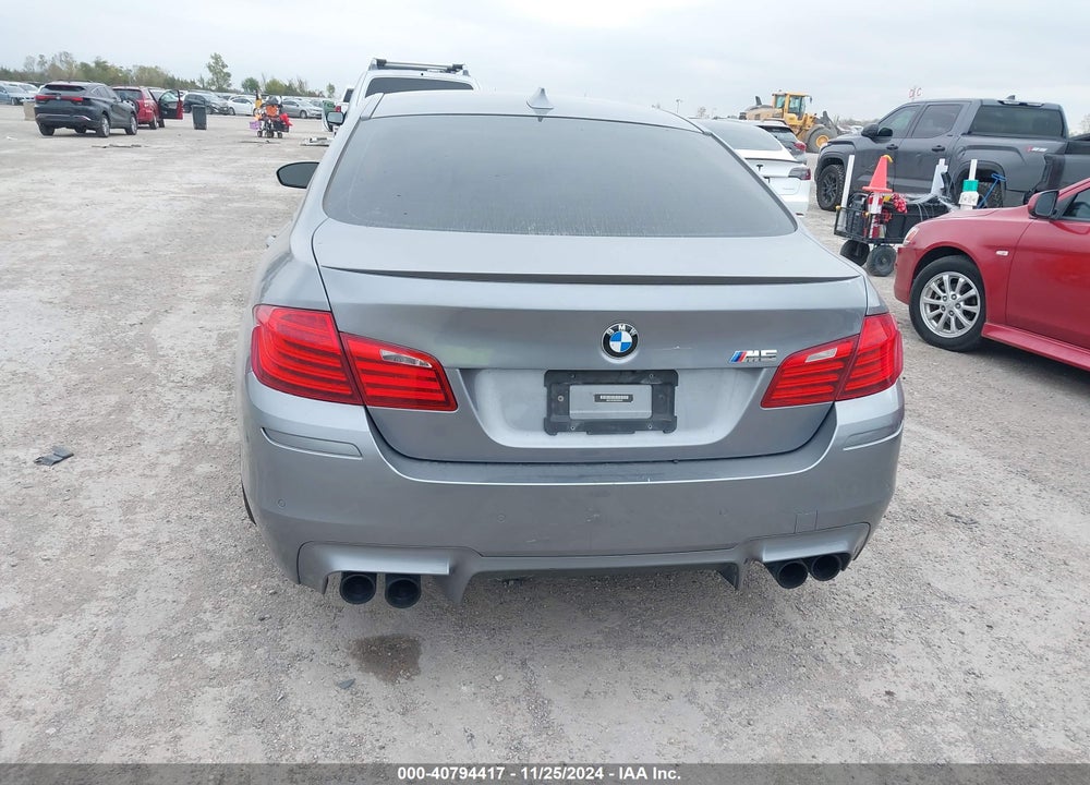 2014 BMW M5 VIN: WBSFV9C58ED593915