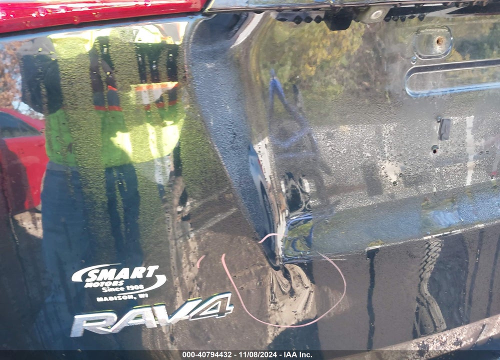 2015 TOYOTA RAV4 XLE VIN: 2T3RFREV4FW327908
