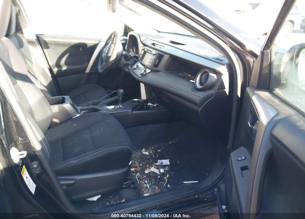 2015 TOYOTA RAV4 XLE VIN: 2T3RFREV4FW327908