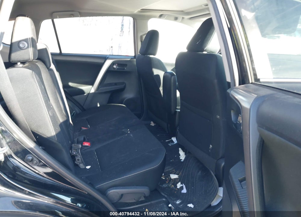 2015 TOYOTA RAV4 XLE VIN: 2T3RFREV4FW327908