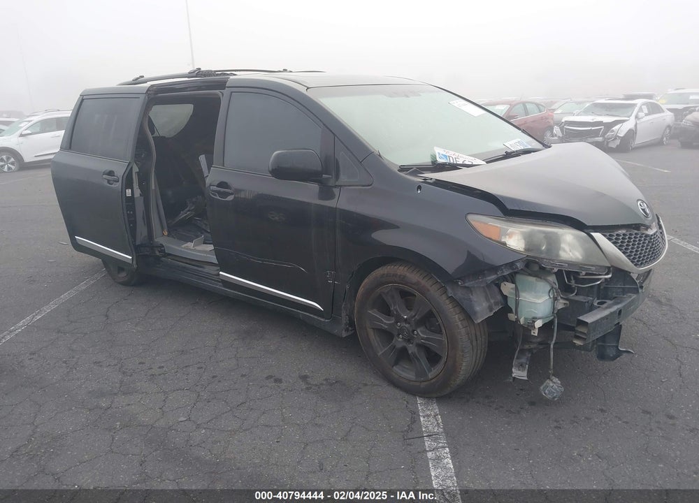 2012 TOYOTA SIENNA SE 8 PASSENGER VIN: 5TDXK3DC7CS220994