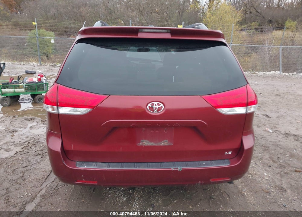 2013 TOYOTA SIENNA LE V6 8 PASSENGER VIN: 5TDKK3DC0DS403889