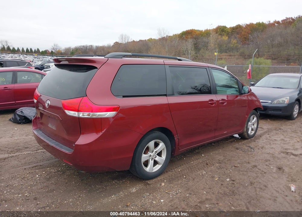 2013 TOYOTA SIENNA LE V6 8 PASSENGER VIN: 5TDKK3DC0DS403889