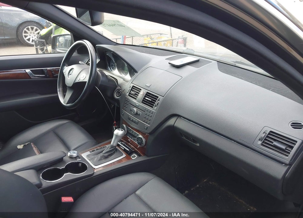 2011 MERCEDES-BENZ C 300 VIN: WDDGF8BB7BR150038