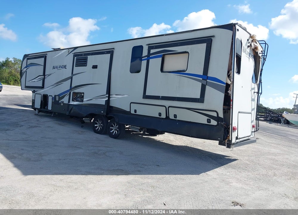 2018 KEYSTONE AVALANCHE VIN: 4YDF37528JE760764