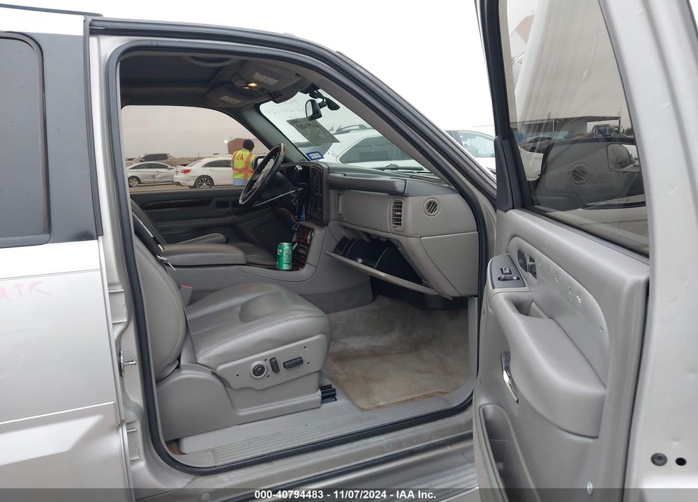 2005 CADILLAC ESCALADE STANDARD VIN: 1GYEC63N45R235392
