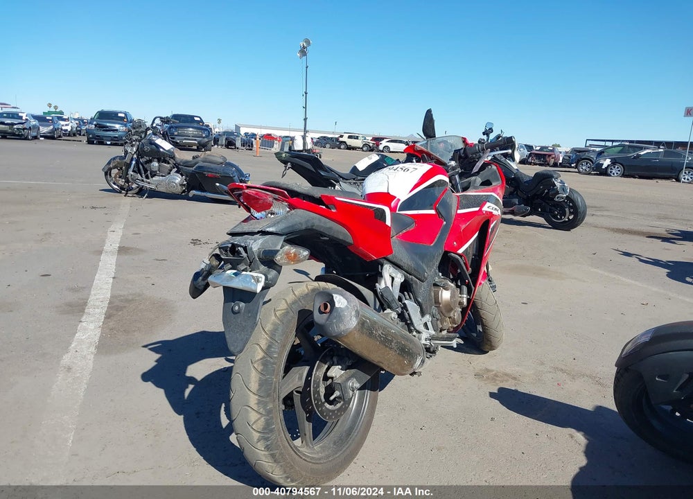 2017 HONDA CBR300 R VIN: MLHNC5103H5300667