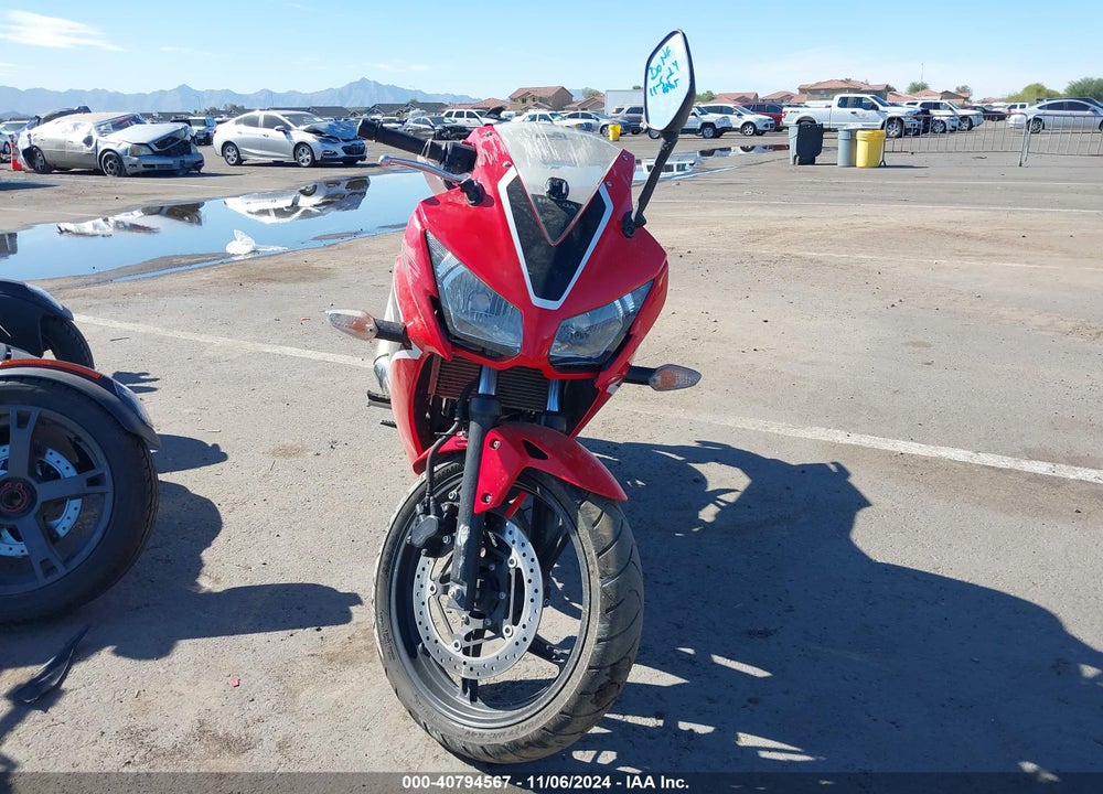 2017 HONDA CBR300 R VIN: MLHNC5103H5300667