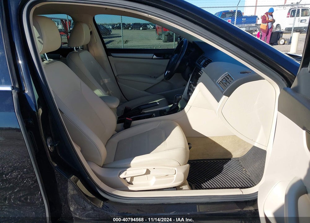 2014 VOLKSWAGEN PASSAT 1.8T SE VIN: 1VWBS7A38EC104596