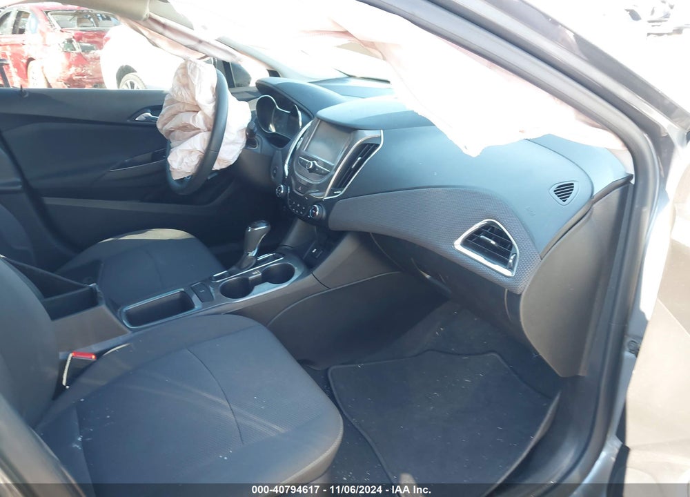 2018 CHEVROLET CRUZE LT AUTO VIN: 1G1BE5SM2J7211970