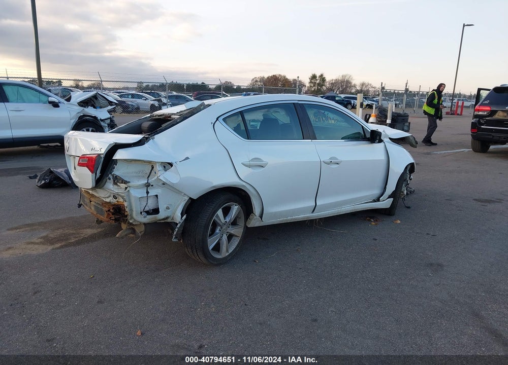 2013 ACURA ILX 2.0L VIN: 19VDE1F75DE007481