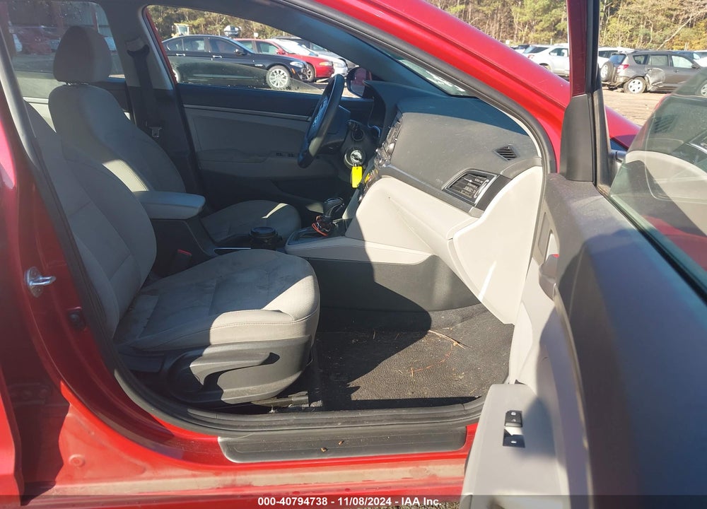 2017 HYUNDAI ELANTRA VIN: 5NPD74LFXHH200287