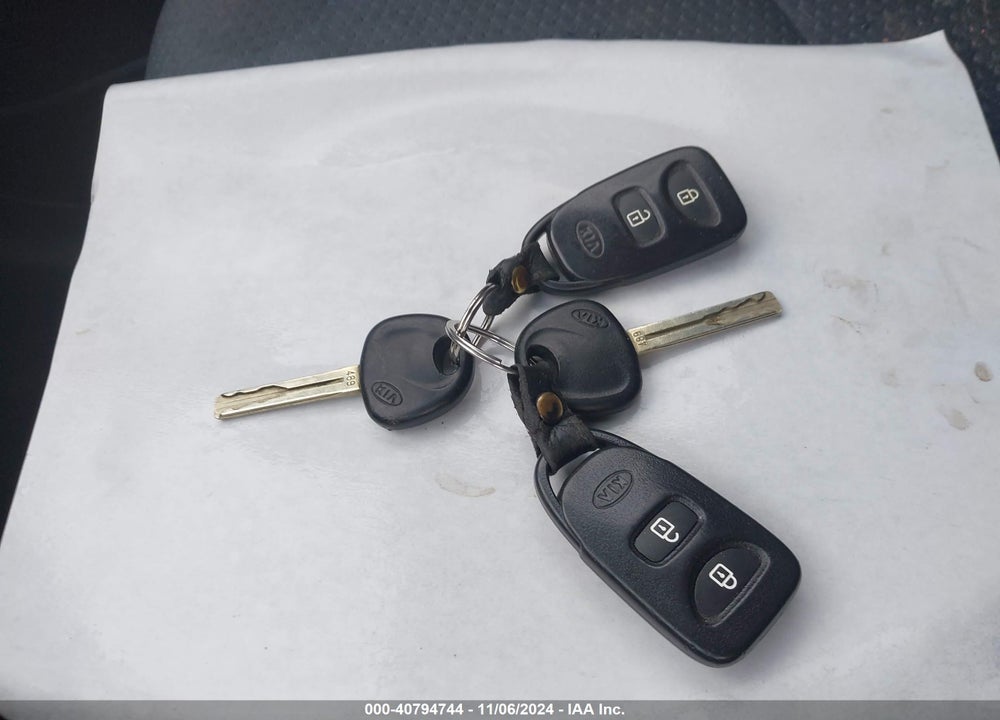 2012 KIA SORENTO LX VIN: 5XYKT4A66CG233762