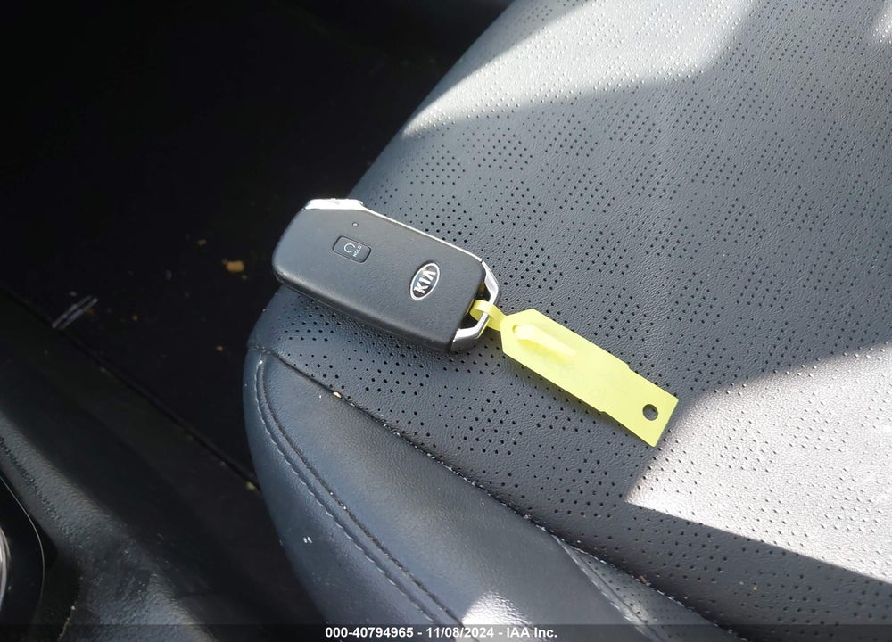 2021 KIA SELTOS EX VIN: KNDERCAA6M7131399