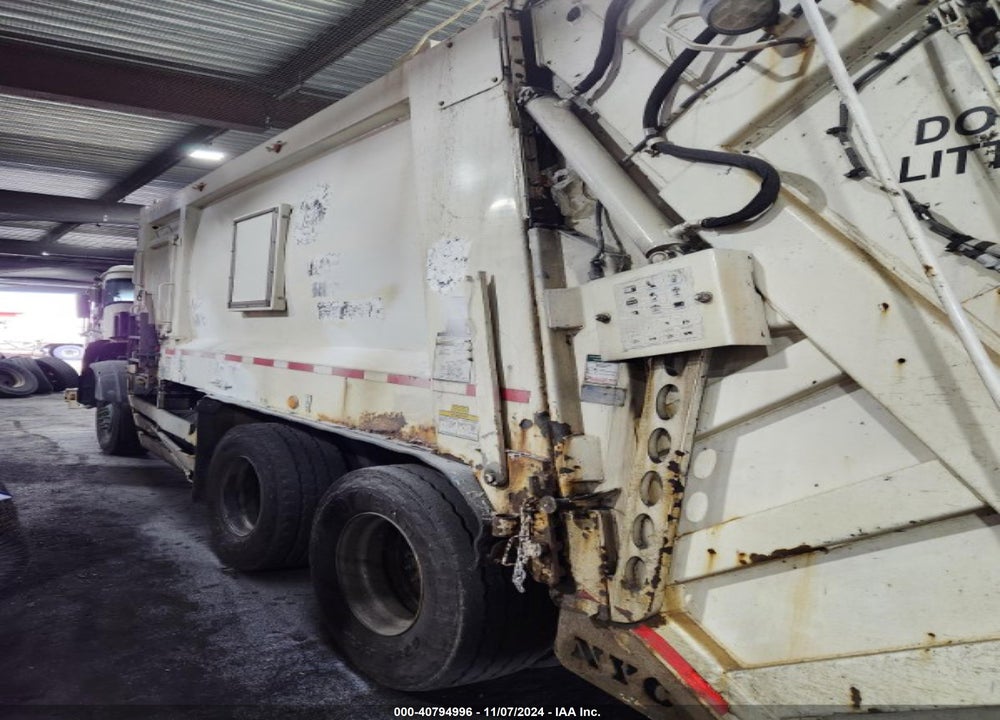 2017 MACK LR VIN: 1M2LR02C2HM001631