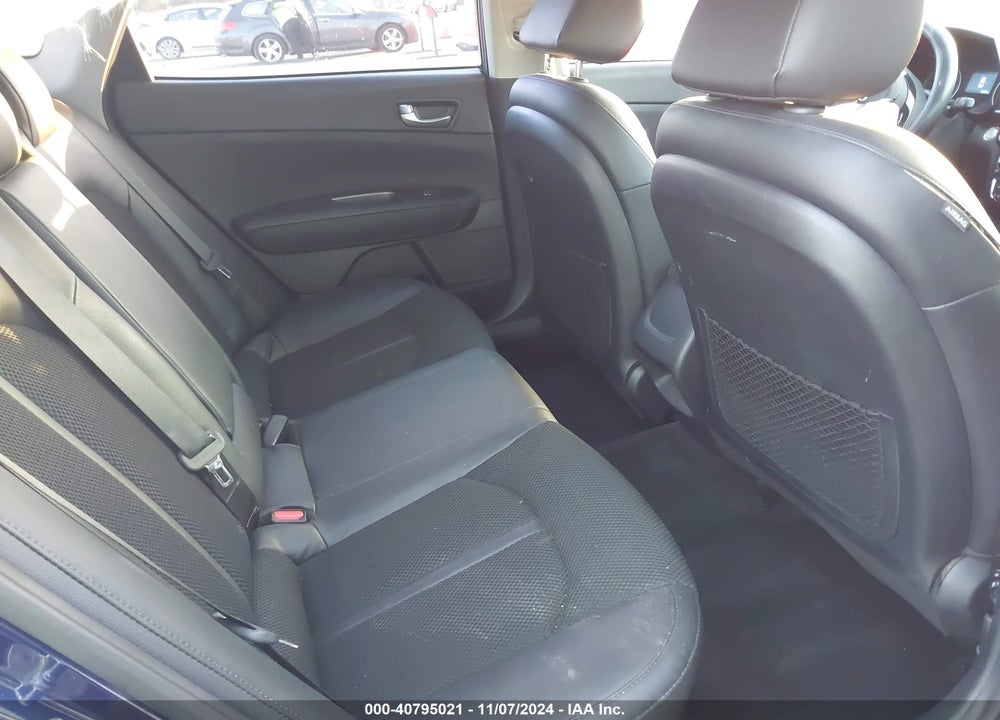 2019 KIA OPTIMA S VIN: 5XXGT4L39KG287553