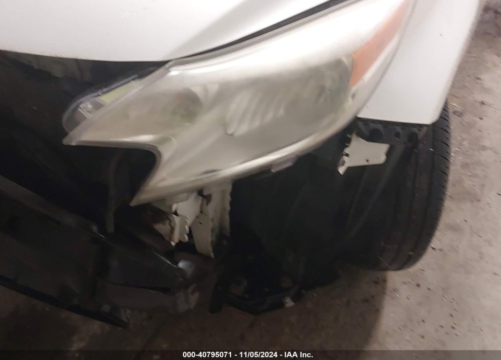 2014 NISSAN VERSA NOTE SV VIN: 3N1CE2CP5EL389105