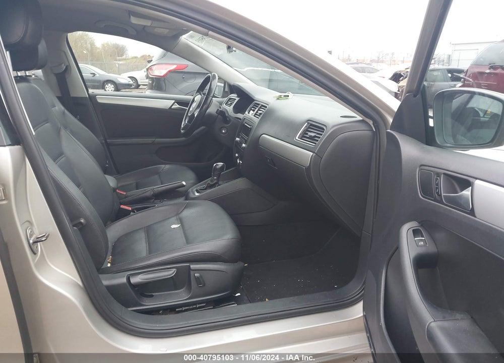 2013 VOLKSWAGEN JETTA SE VIN: 3VWDP7AJ9DM224753
