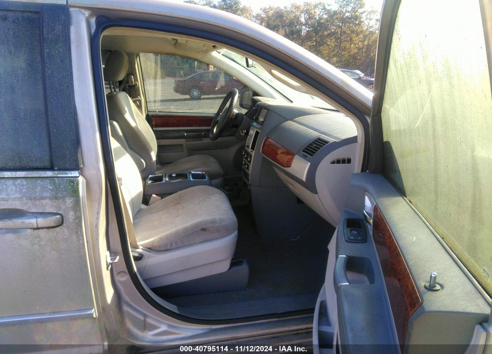 2009 CHRYSLER TOWN & COUNTRY TOURING VIN: 2A8HR54189R597211
