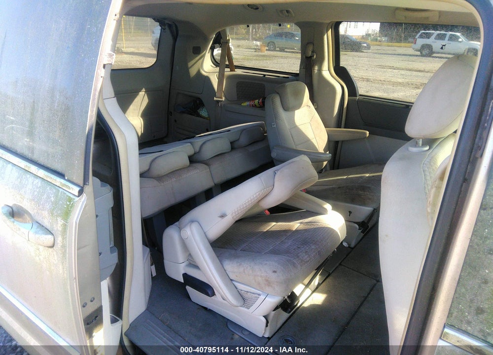 2009 CHRYSLER TOWN & COUNTRY TOURING VIN: 2A8HR54189R597211