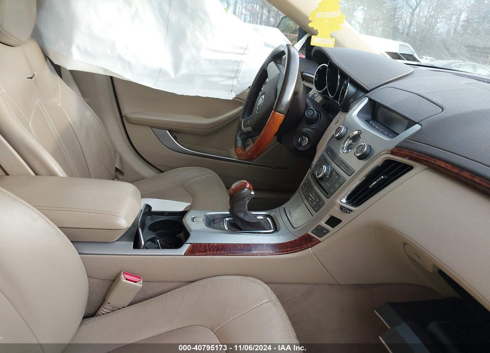2011 CADILLAC CTS LUXURY VIN: 1G6DG5EY7B0137614