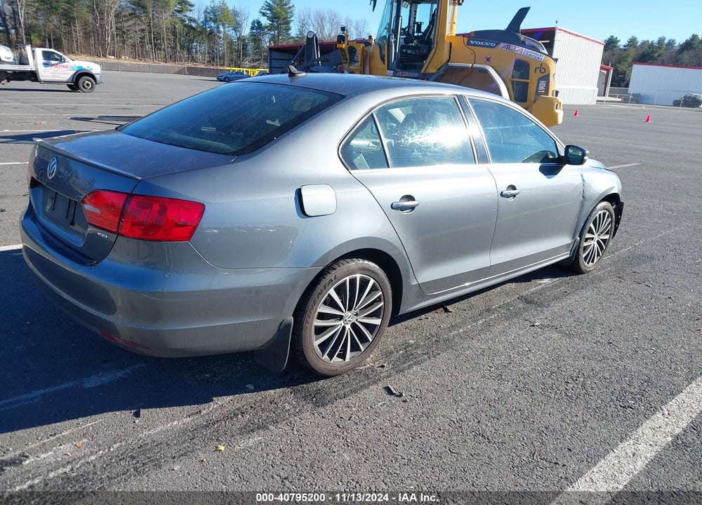 2014 VOLKSWAGEN JETTA 1.8T SEL VIN: 3VWL17AJ2EM419866