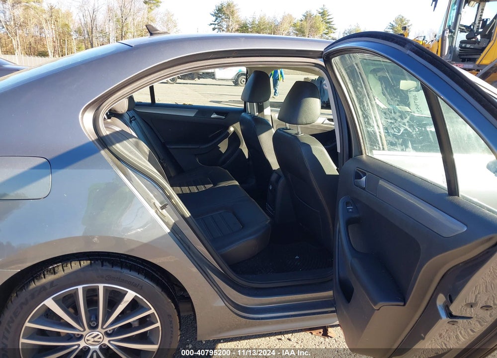 2014 VOLKSWAGEN JETTA 1.8T SEL VIN: 3VWL17AJ2EM419866
