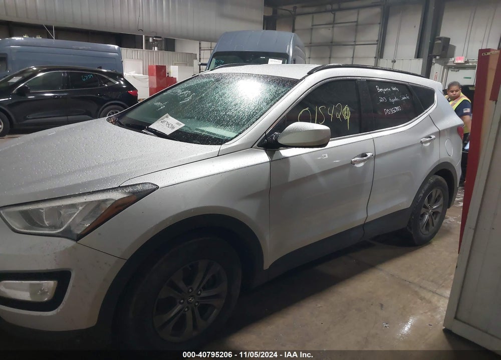 2013 HYUNDAI SANTA FE VIN: 5XYZU3LB0DG015429