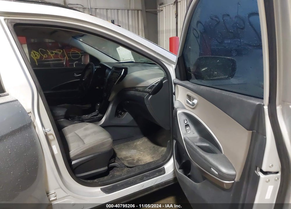 2013 HYUNDAI SANTA FE VIN: 5XYZU3LB0DG015429
