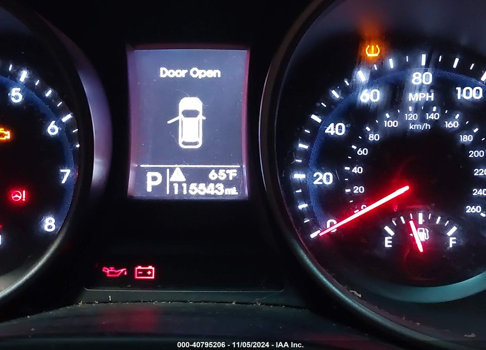2013 HYUNDAI SANTA FE VIN: 5XYZU3LB0DG015429