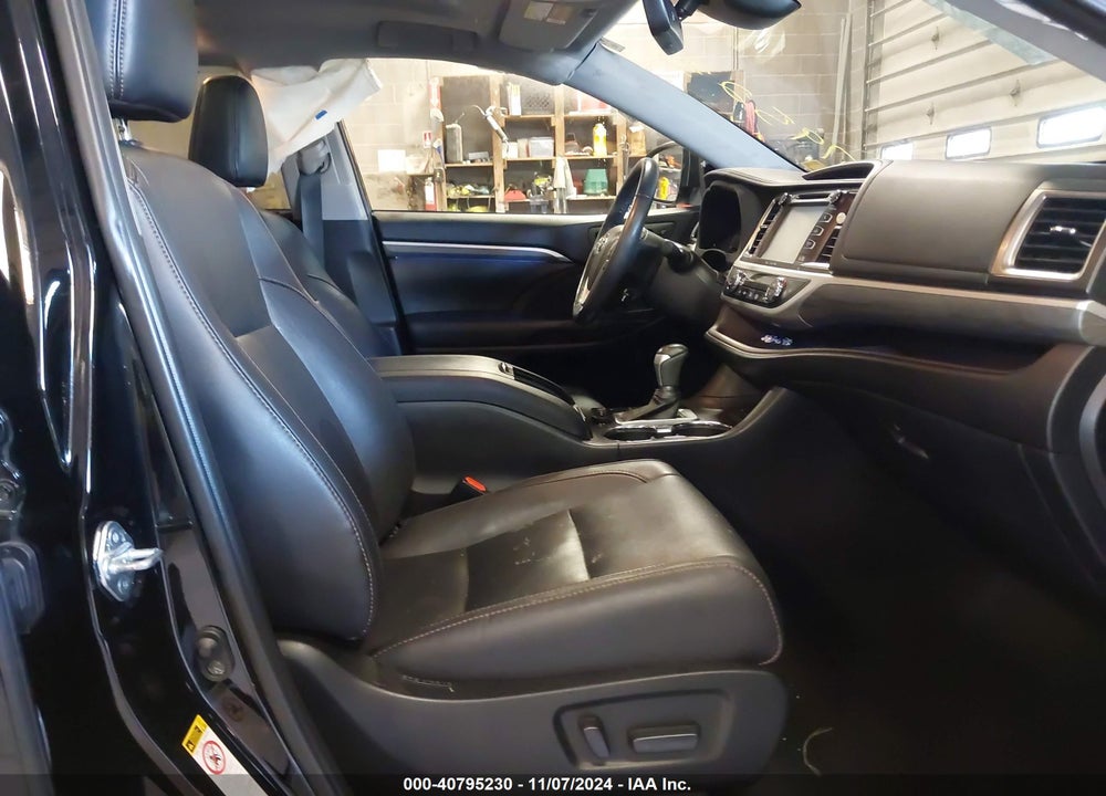 2019 TOYOTA HIGHLANDER LIMITED/PLATINUM VIN: 5TDDZRFH3KS984091