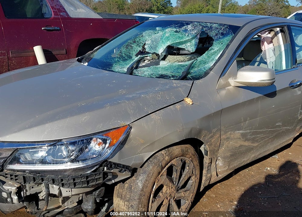 2016 HONDA ACCORD EX-L V-6 VIN: 1HGCR3F84GA015947