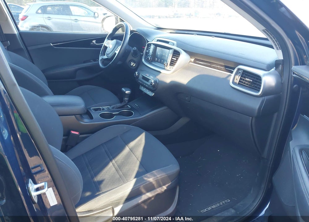 2019 KIA SORENTO 2.4L LX VIN: 5XYPGDA38KG548075