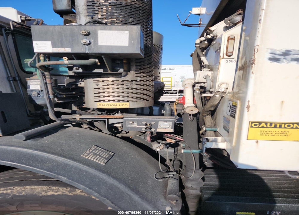 2013 MACK 600 LEU600 VIN: 1M2AU02C8DM007725