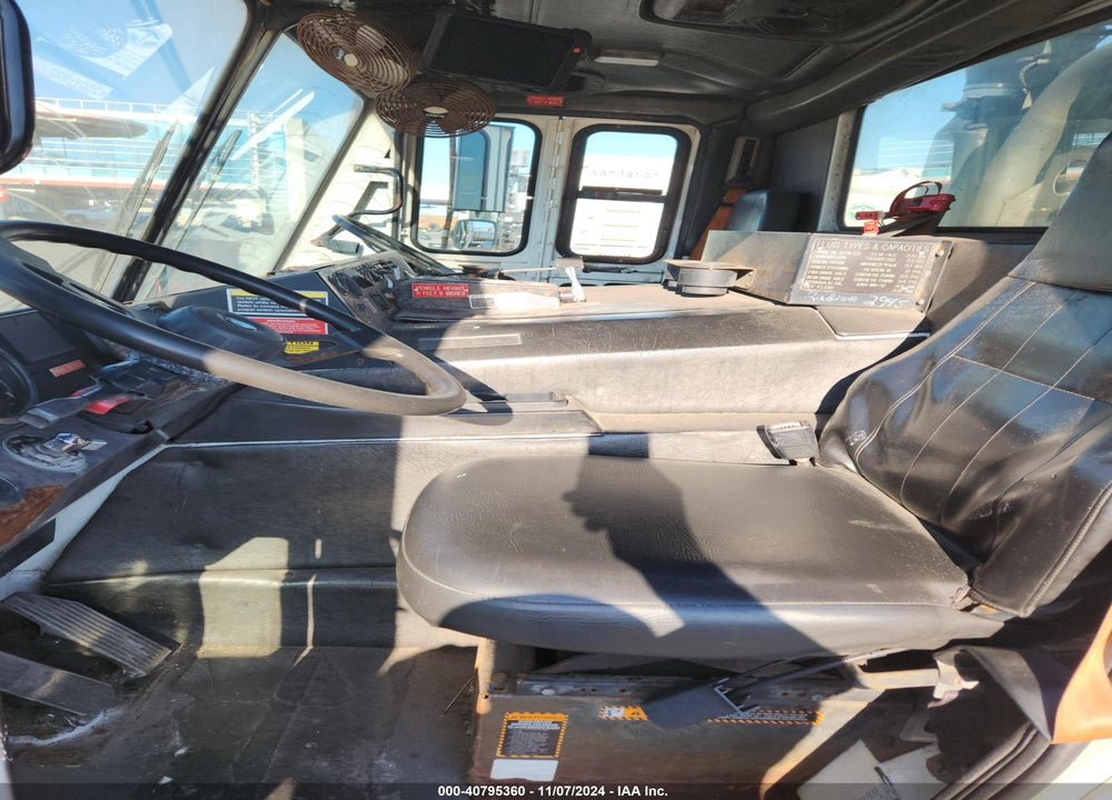 2013 MACK 600 LEU600 VIN: 1M2AU02C8DM007725