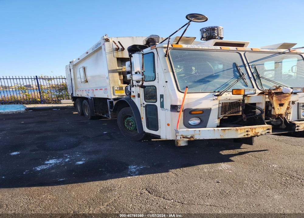2013 MACK 600 LEU600 VIN: 1M2AU02C8DM007725
